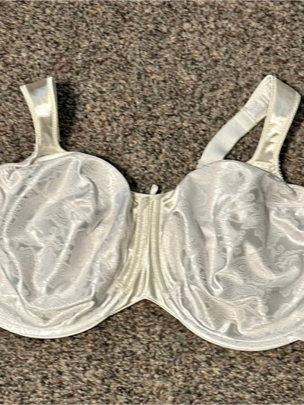 Bali Satin Tracings Minimizer Underwire Bra White DD (42)
